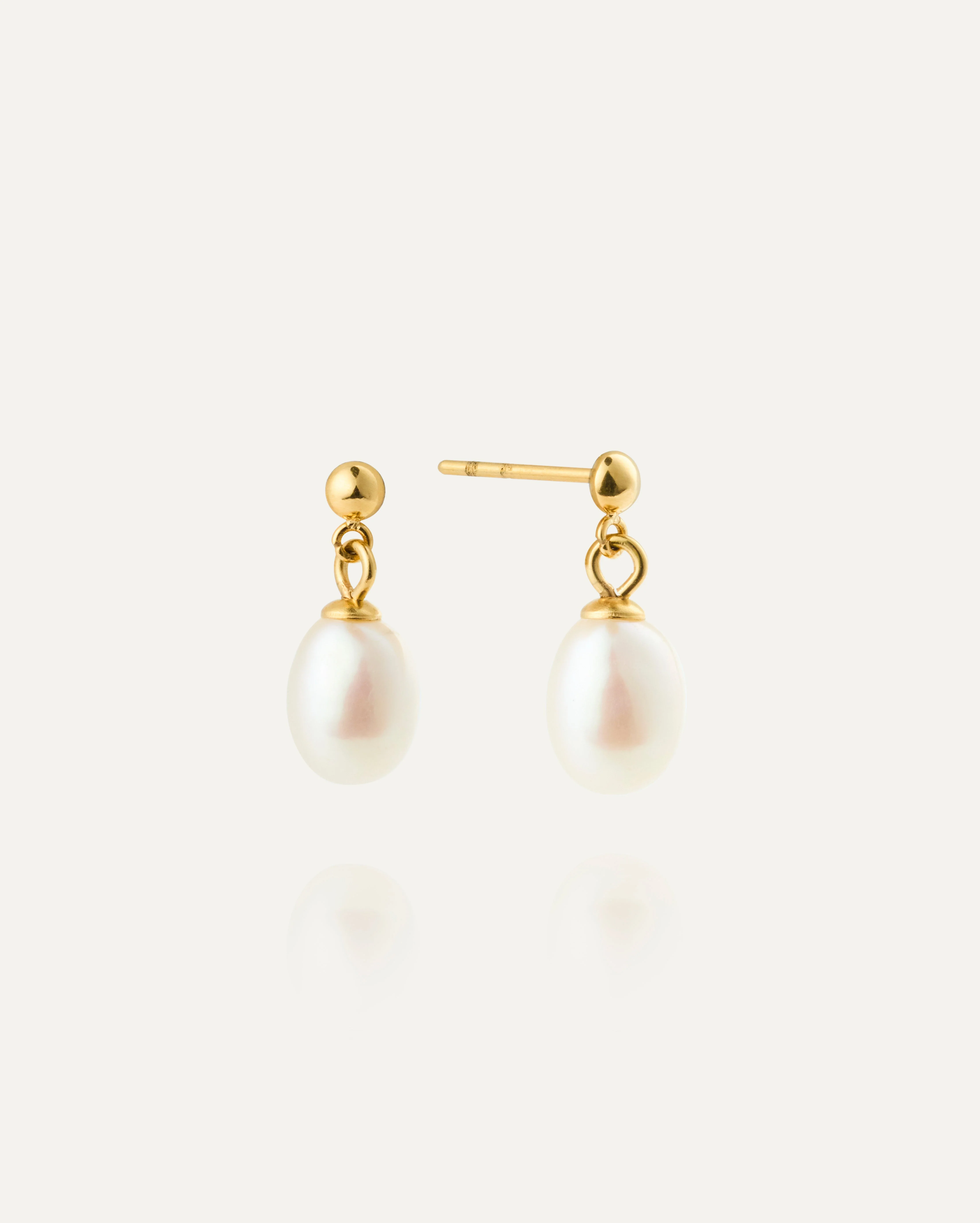 Aura Pearl Earring