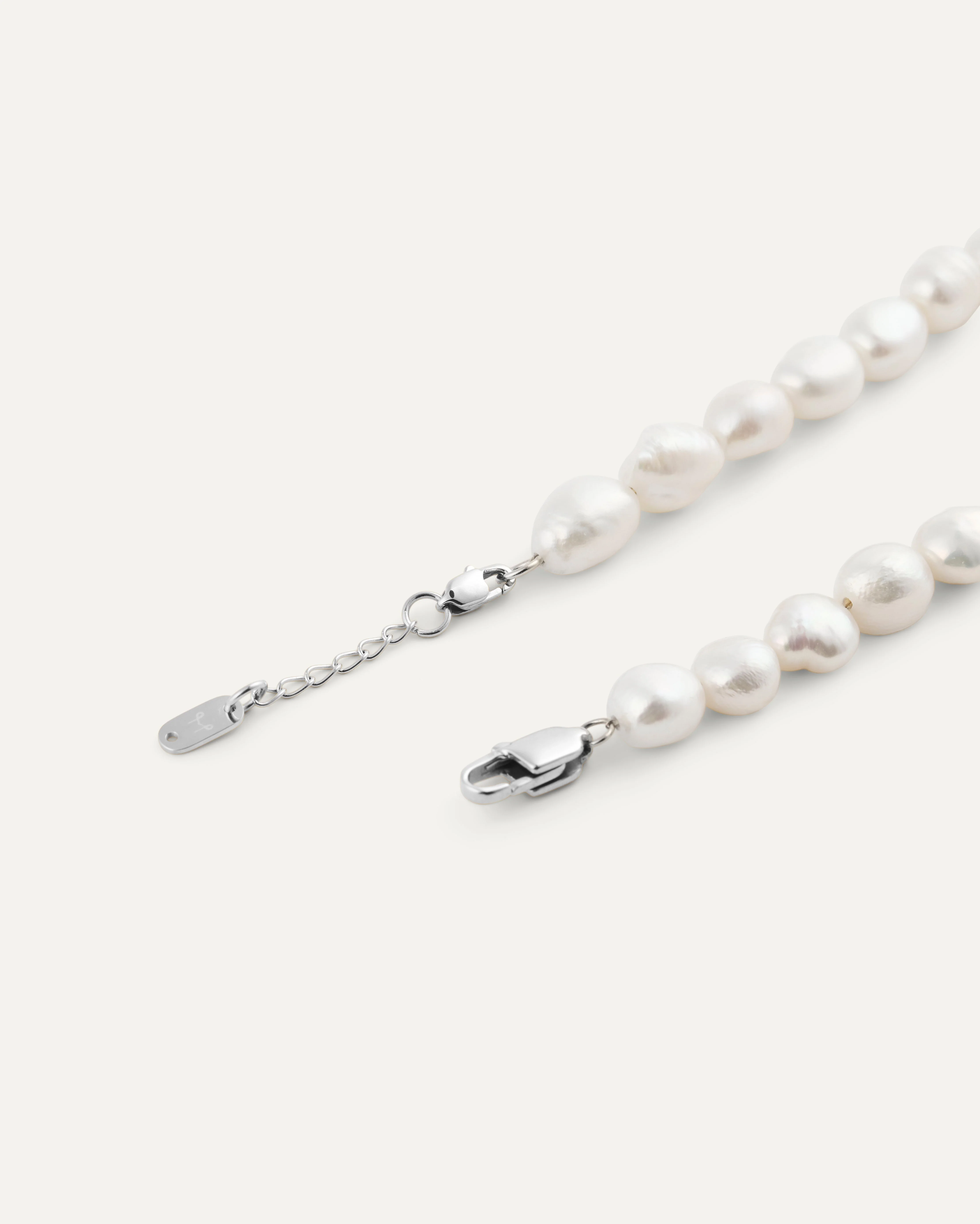 Aura Pearl Necklace - Image 7