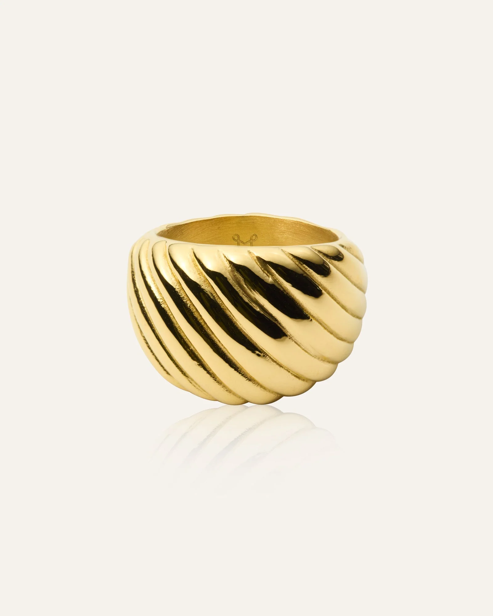 Curved Ribbed Ring - Image 4