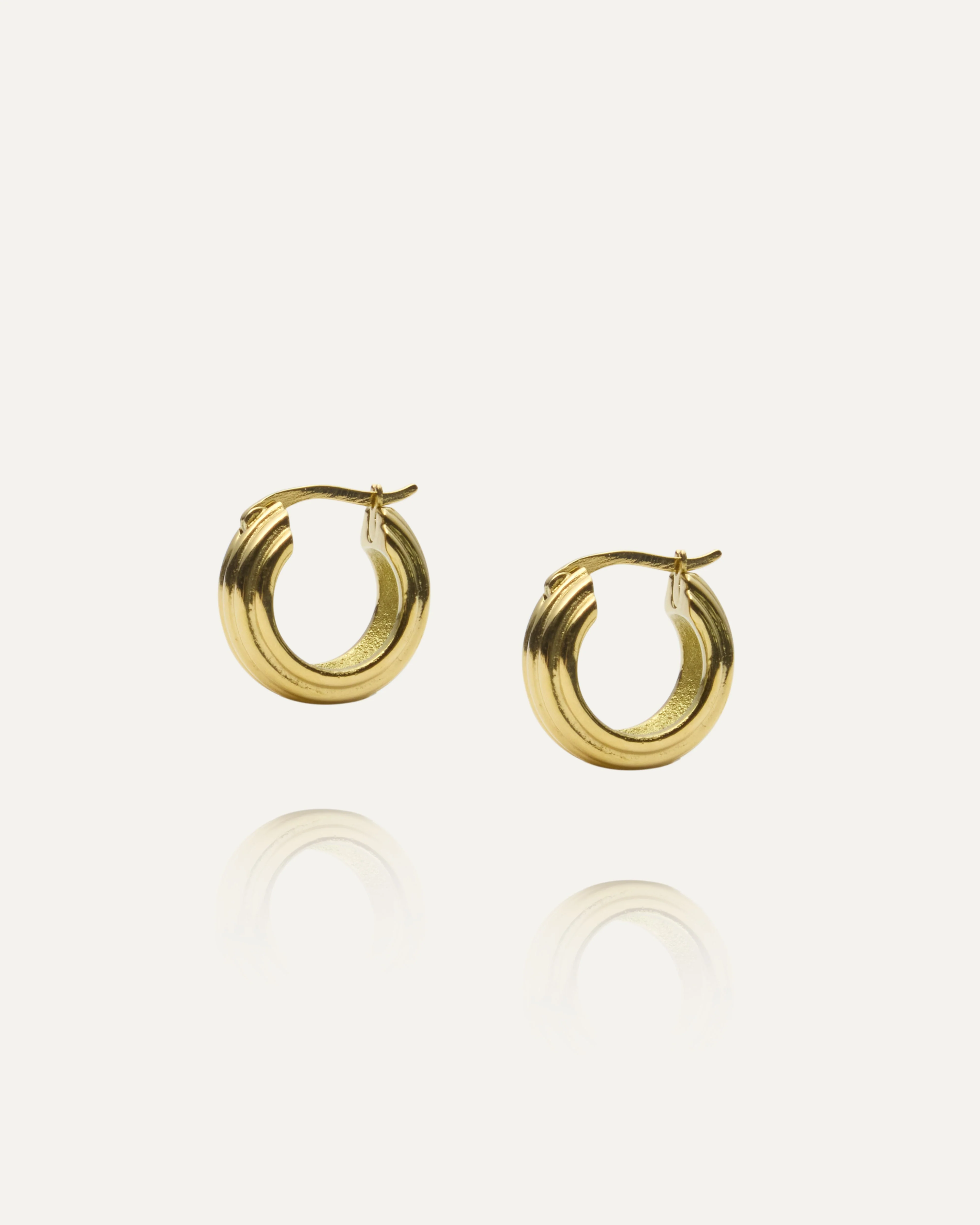 Edge Ribbed Small Hoops - Image 4
