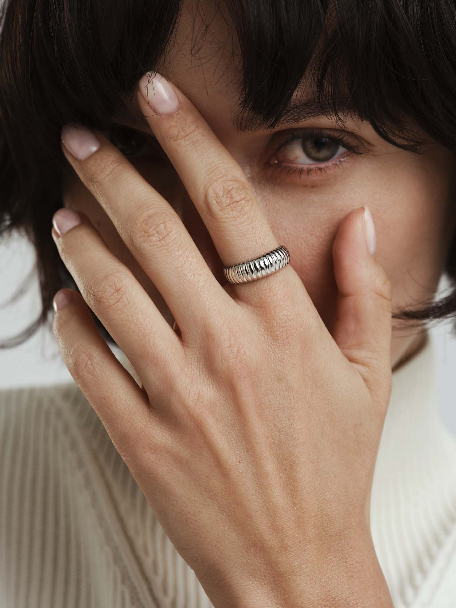 Retro Ribbed Ring - Image 3